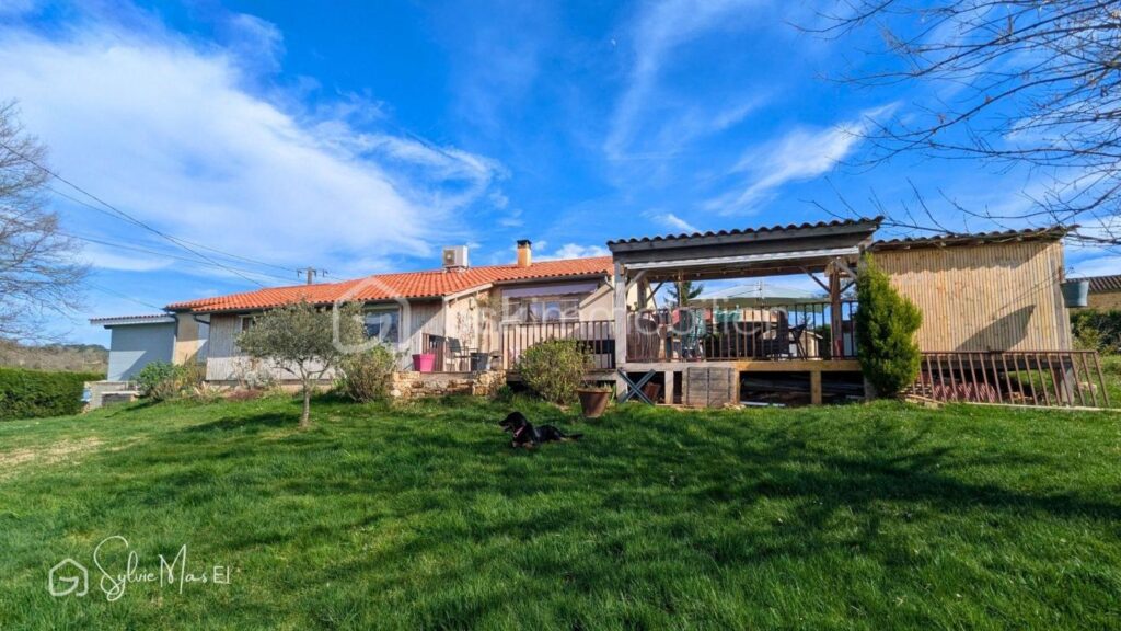 Plain-pied avec Piscine – garage – Portes du Périgord Noir – 4 pièces – 3 chambres – 106 m²