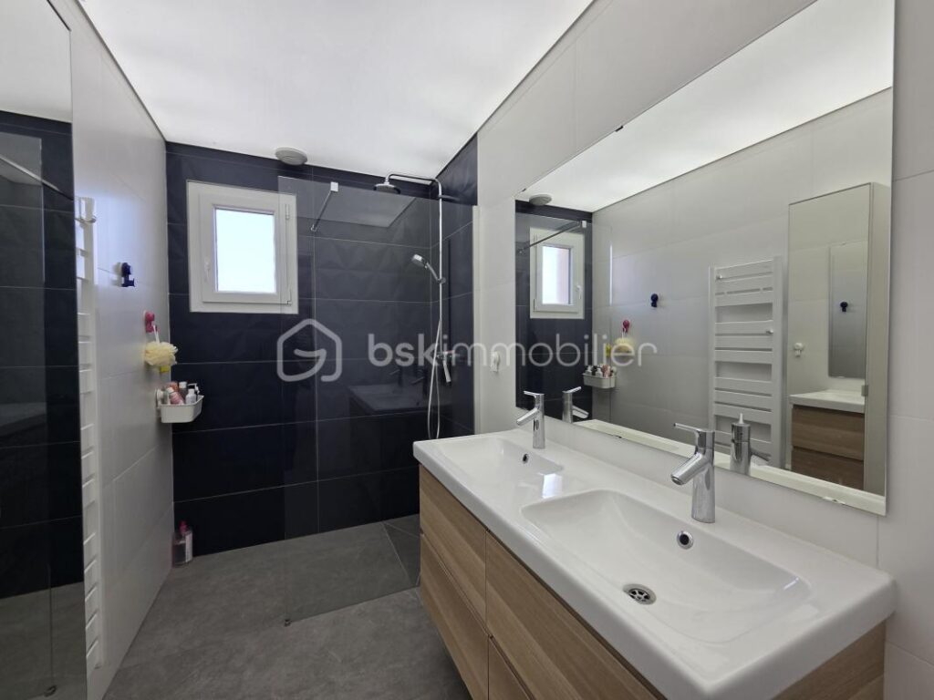 Villa Récente Criel de Moirans 495 000 € – 5 pièces – 4 chambres – 158 m²