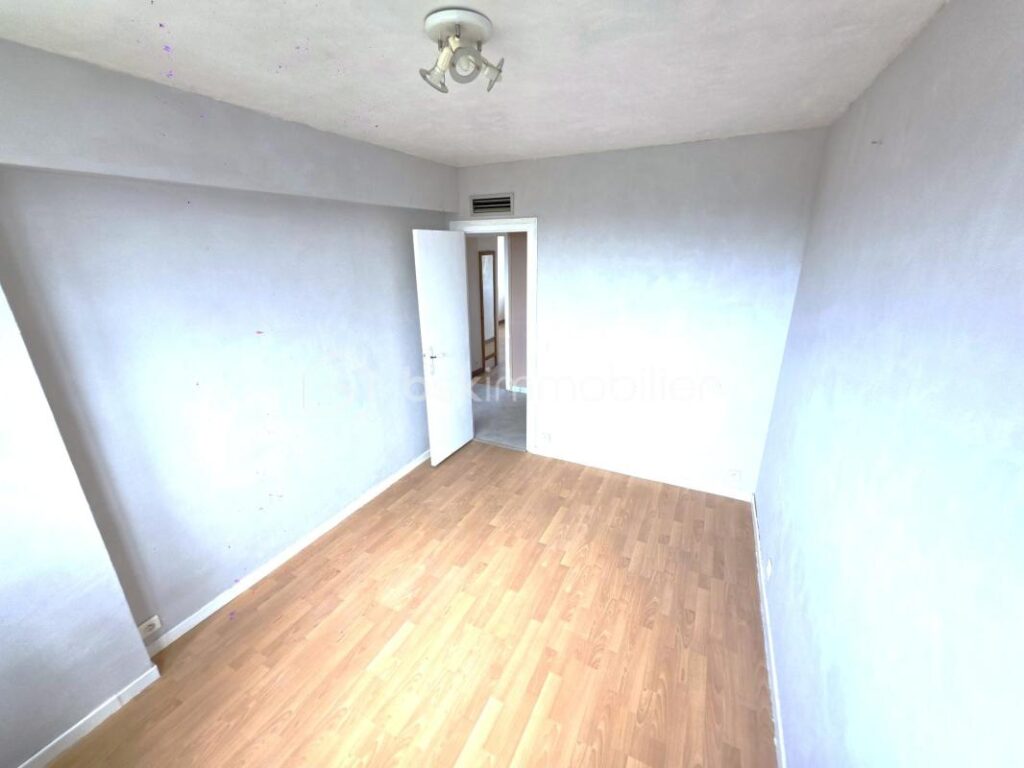 bel appartement F4 lumineux et traversant de 79 m² – 4 pièces – 3 chambres – 79 m²