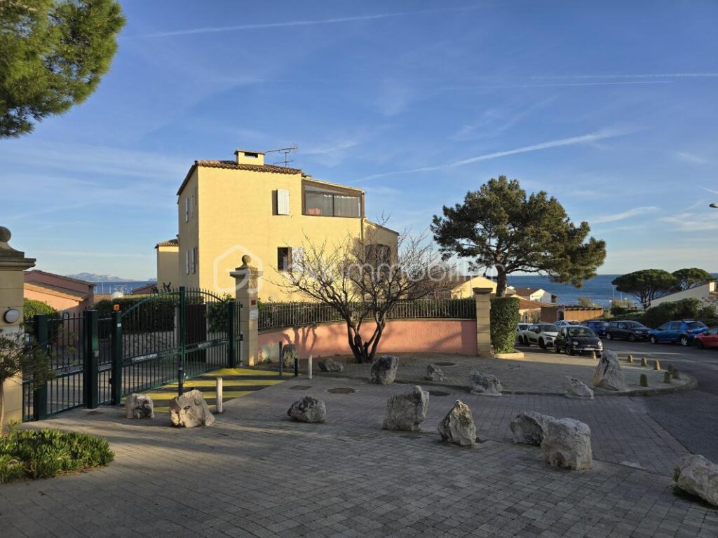 Studio 28m² – Sausset-les-Pins – Proche mer, port et commodités – 1 pièce – 1 chambre – 27 m²