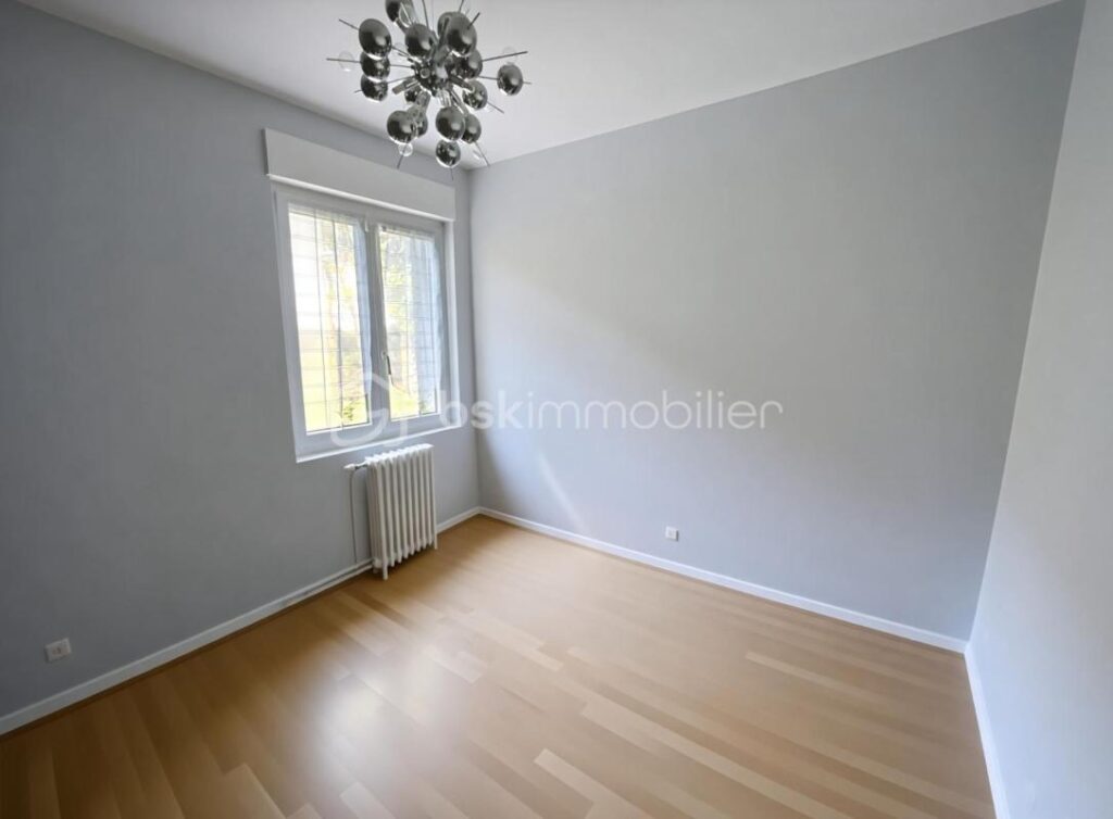 PROPRIETE DE CARACTERE – 7 pièces – 4 chambres – 210 m²