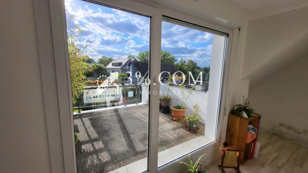 3%.COM-Neudorf : Duplex dernier étage 111m2 Robertsau – 4 pièces – 3 chambres – 91 m²