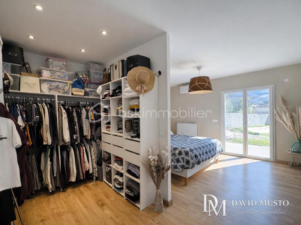 Maison Plain-Pied Lumbin – 5 pièces – 3 chambres – 108 m²