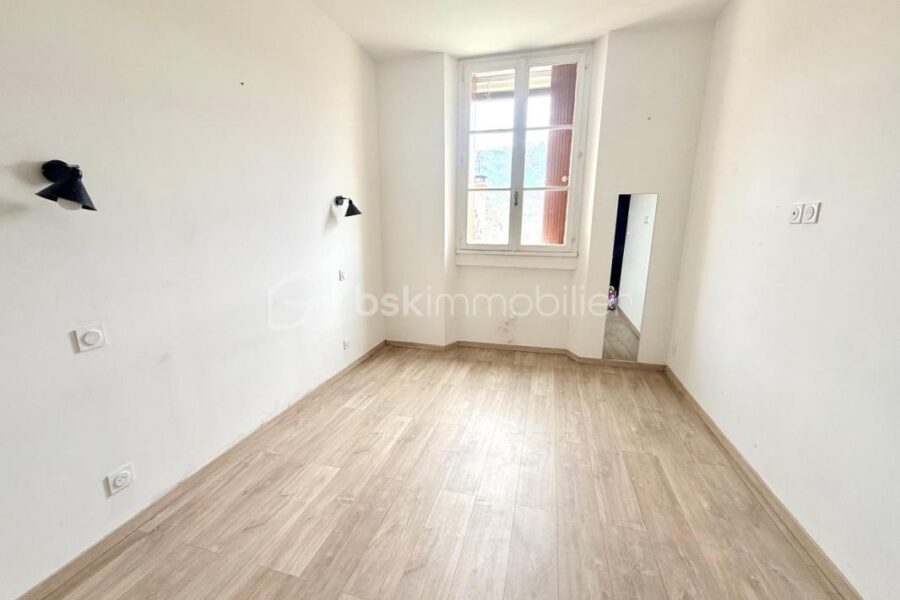 Maison à vendre à Mezel