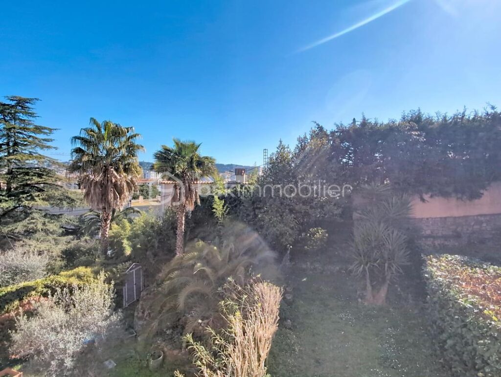 3P Cannes Croix des Gardes – Terrasse 19 m² – Piscine – Calme – Parking – 3 pièces – 2 chambres – 62 m²