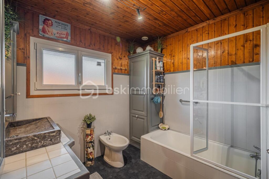 Chalet avec piscine et espace bien-être – Mieussy – 5 pièces – 4 chambres – 158 m²