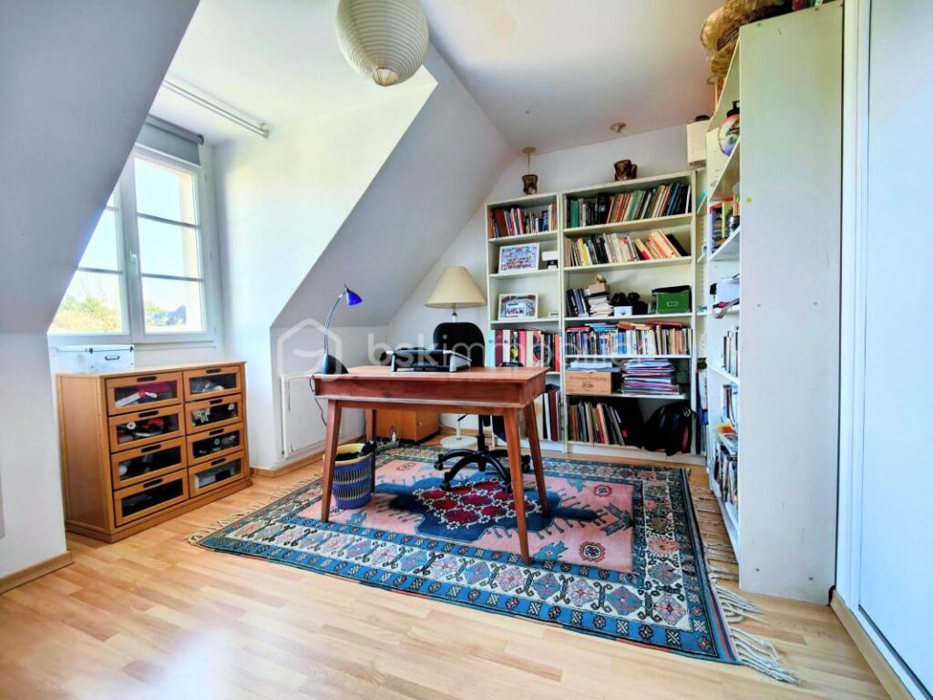 A l’abris des regards, belle maison familiale av 4 chambres et garage – 6 pièces – 4 chambres – 146 m²