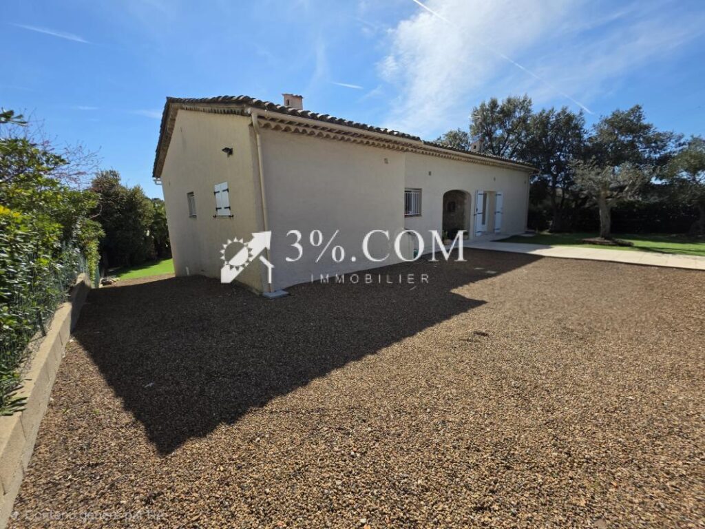 Magnifique villa avec vue incroyable à Valescure – 4 pièces – 3 chambres – 108 m²