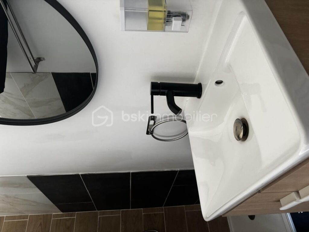 Maison plain-pied 108 m² avec studio indépendant sur un terrain de 760 m² – 5 pièces – 4 chambres – 108 m²