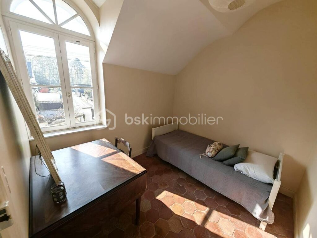 Maison de charme en bord de Seine – 5 chambres – 7 pièces – 5 chambres – 140 m²