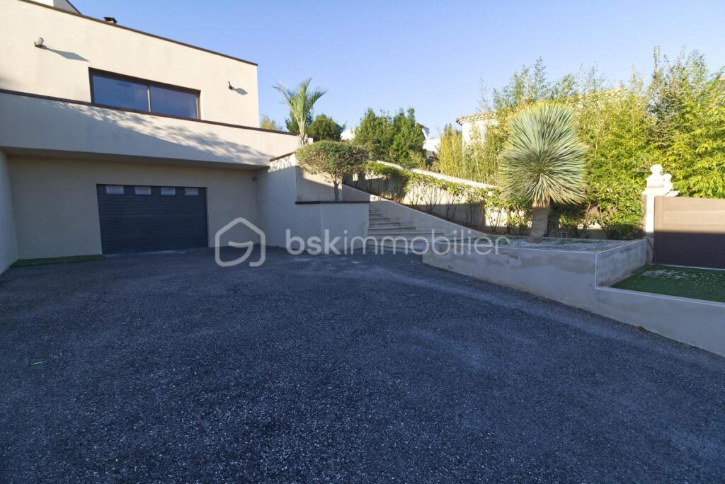 Villa contemporaine 165 M² – 6 pièces – 4 chambres – 165 m²