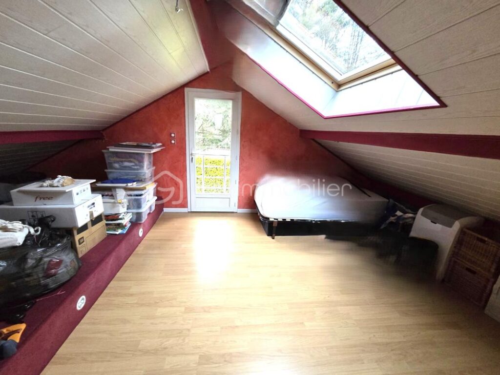 Villa contemporraine 490 000 € – 7 pièces – 5 chambres – 161 m²