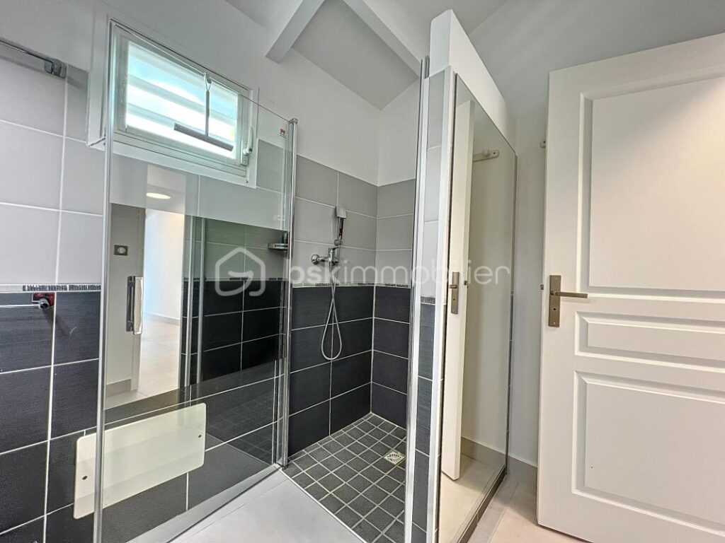 Villa de standing 4 chambres avec piscine Le Helleux – 5 pièces – 4 chambres – 120 m²