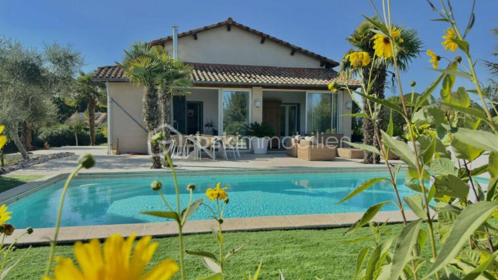 Couffouleux – Maison T6 avec piscine et sous-sol – 6 pièces – 4 chambres – 165 m²