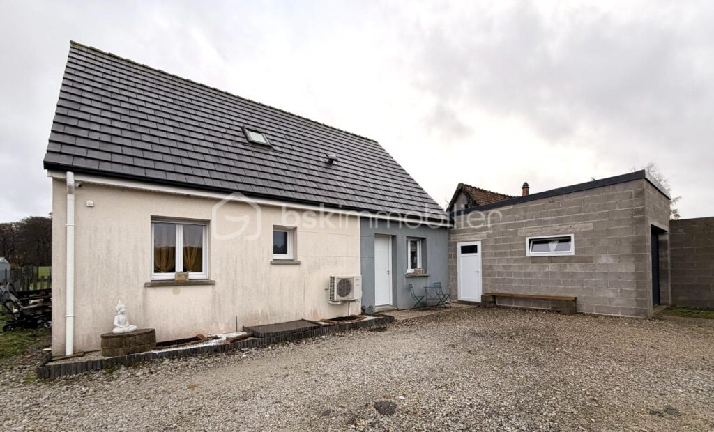 Maison de 2016, 4 chambres avec garage – 5 pièces – 4 chambres – 118 m²