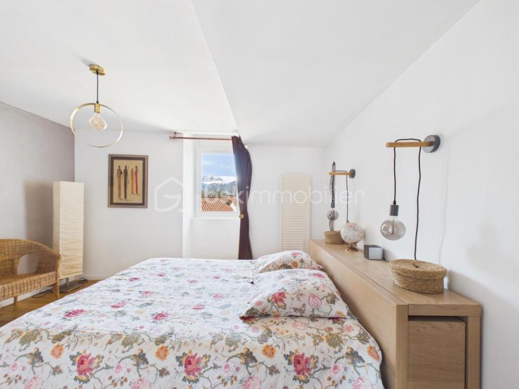 Maison de village – 5 pièces 148 m² – Jardin cocooning – 100 m² d’annexes – 5 pièces – 4 chambres – 148 m²