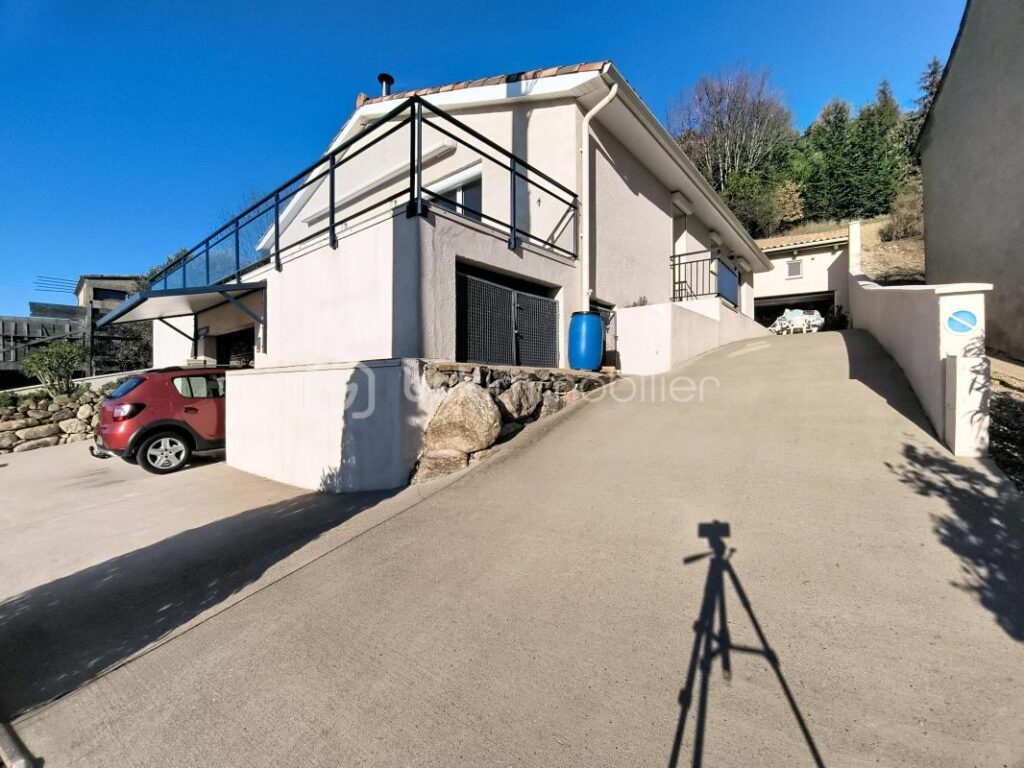 Maison contemporaine 122m² avec dépendance 85m² – Vue Panoramique – Saint-Vincent-d’Olargues (34390) – 5 pièces – 3 chambres – 122 m²