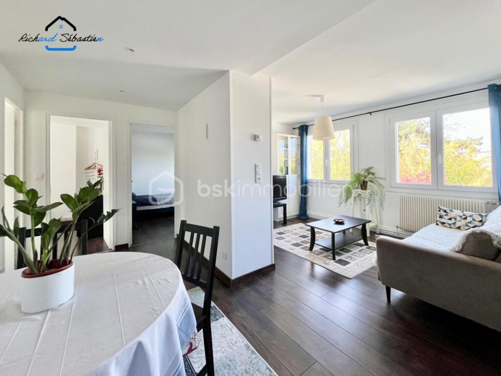 Maison Immeuble de 245 m² – 10 pièces – 7 chambres – 250 m²