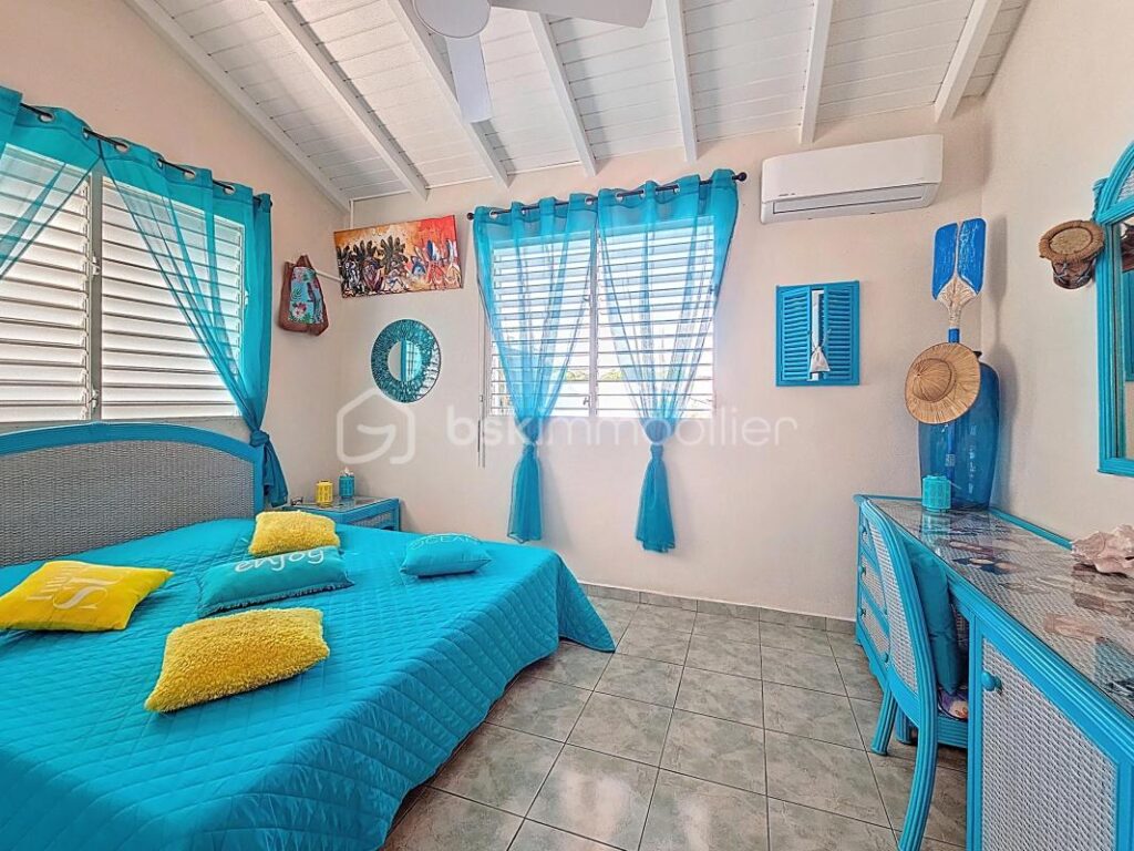 Villa avec piscine 3 chambres , parcelle 1000 m2 – 4 pièces – 3 chambres – 120 m²