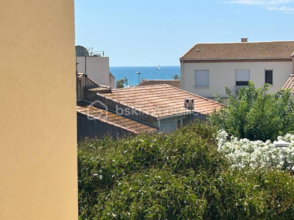 Jolis T2 48m² + mezzanine et terrasse avec vue sur le port de CARNON 34 – 2 pièces – 2 chambres – 48 m²