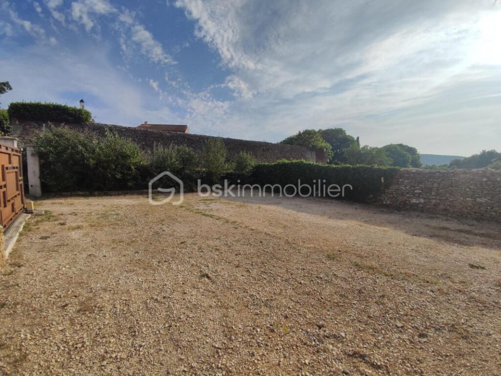 Plain-pied de 2010 avec piscine – 5 pièces – 3 chambres – 100 m²