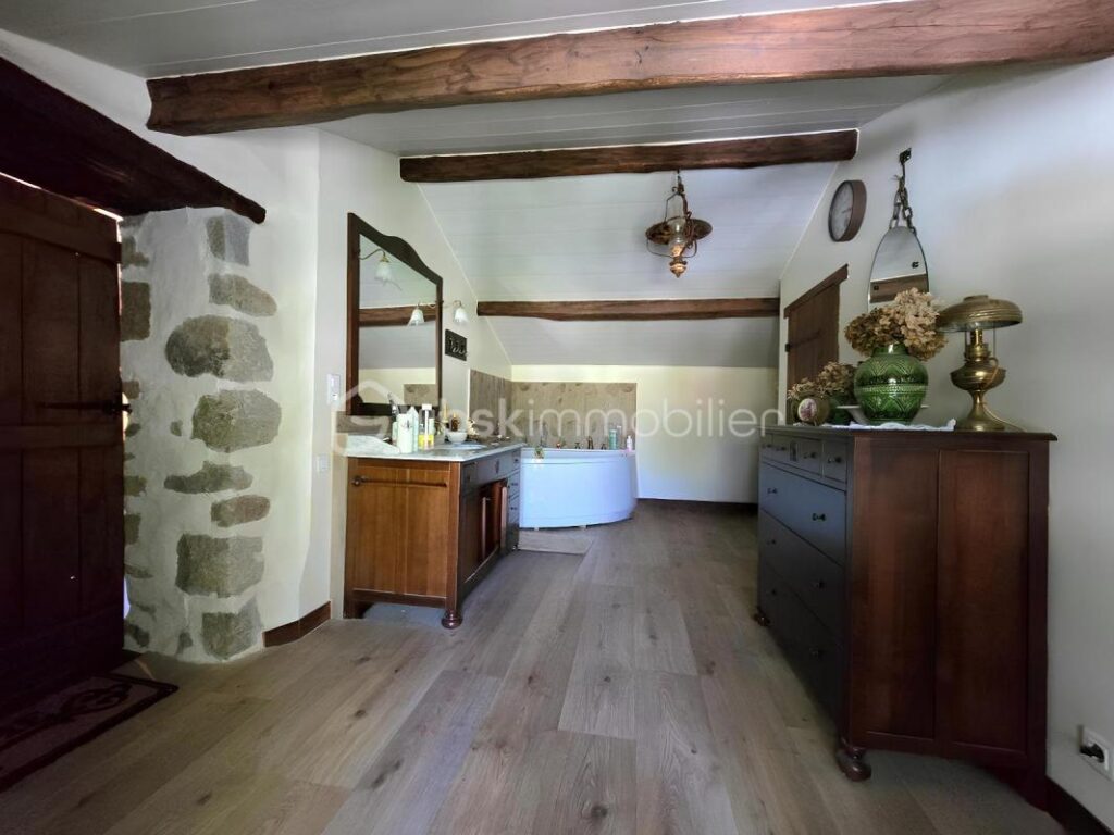 MAGNIFIQUE LOGIS ÉQUESTRE – 7 pièces – 4 chambres – 200 m²