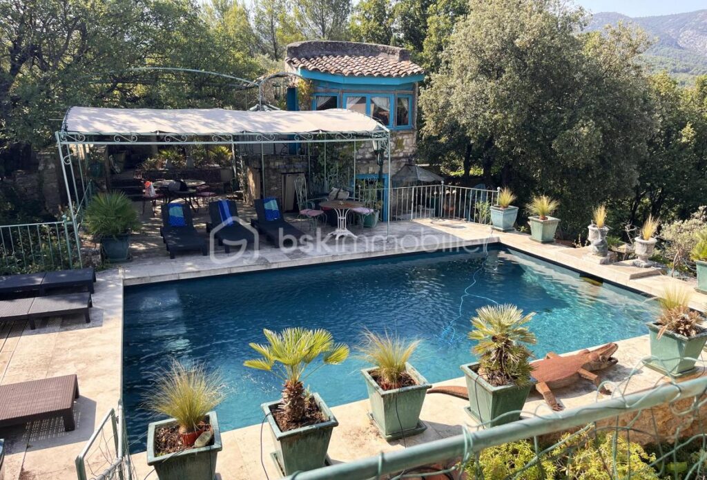 Exceptionnelle Propriété de Prestige avec Maison d’Amis, Piscine et Vues à 360° – 12 pièces – 9 chambres – 341 m²