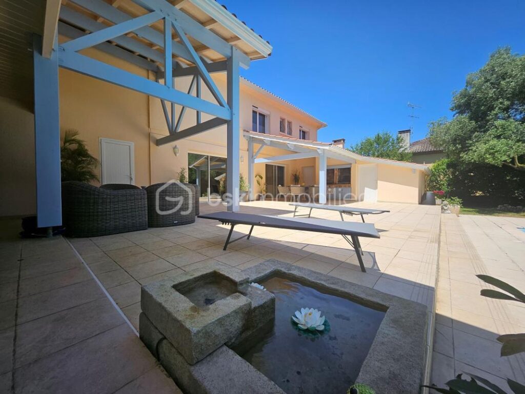 Maison de prestige de 244 m² – 5 pièces – 3 chambres – 244 m²