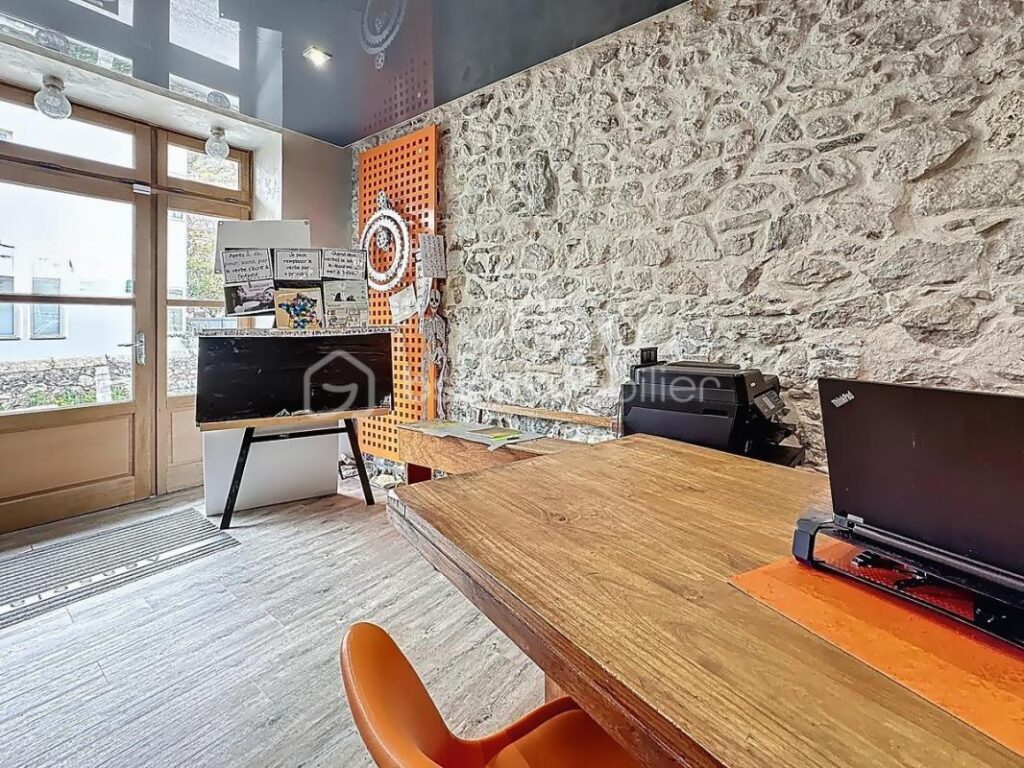 Maison familiale de charme 155m² au cœur de Sassenage, en bordure du Furon – 7 pièces – 4 chambres – 155 m²