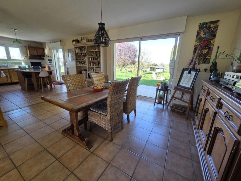 PAVILLON IND 112M² HAB SUR 1260M², SOUS SOL, HAB PLAIN PIED – 6 pièces – 4 chambres – 112 m²