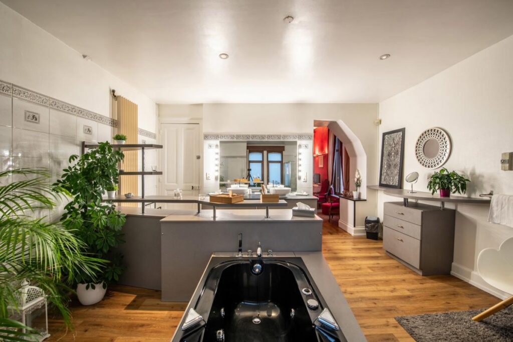 Manoir – 21 pièces – 8 chambres – 696 m²