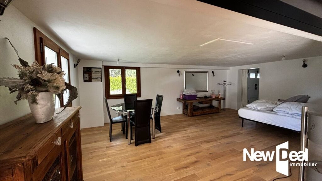 CHALET – 2 APPARTEMENTS – CHAMONIX MONT-BLANC – 6 pièces – 4 chambres – 101 m²