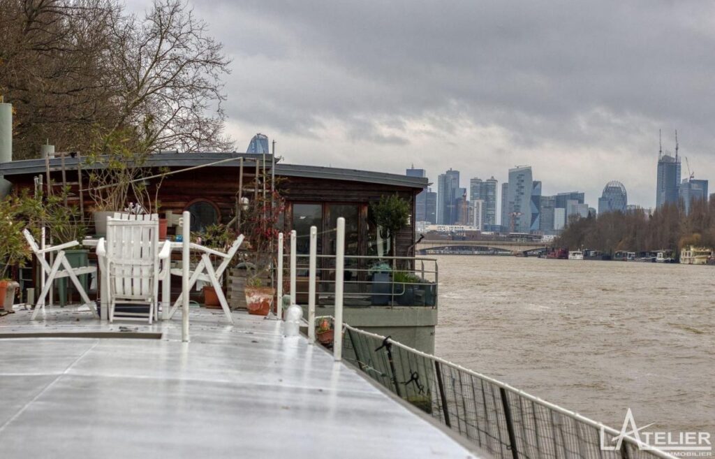 Péniche à Saint-Cloud, Quartier des Coteaux – 4 pièces – 3 chambres – 150 m²