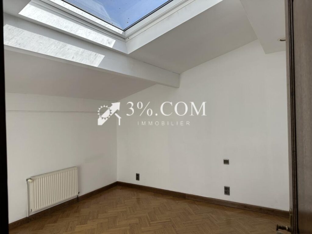 Locaux commerciaux avec logement 639 m2 DOMBASLE EN XANTOIS – 12 pièces – 6 chambres – 639 m²