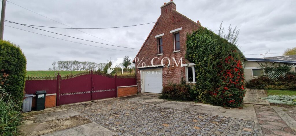 Propriété individuelle semi plain pied 227m2 à Artres – 10 pièces – 6 chambres – 227 m²