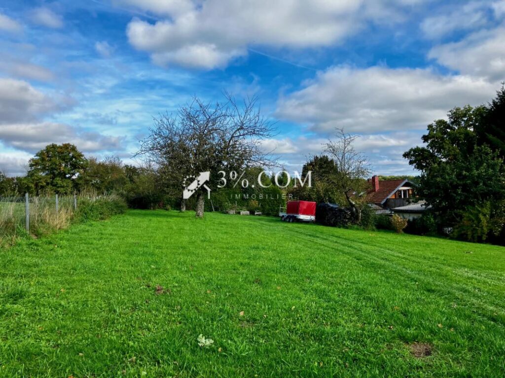 Maison avec grand terrain et dépendances – 7 pièces – 4 chambres – 142 m²