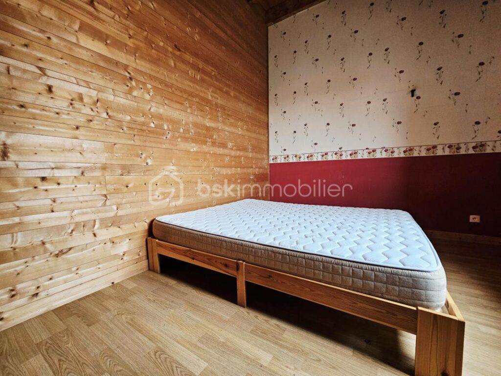 Grande maison rénovée avec activité touristique: gîte classé 3 étoiles et chambres d’hôtes – Fort potentiel à Besse-et-Saint-Anastaise – 12 pièces – 8 chambres – 435 m²