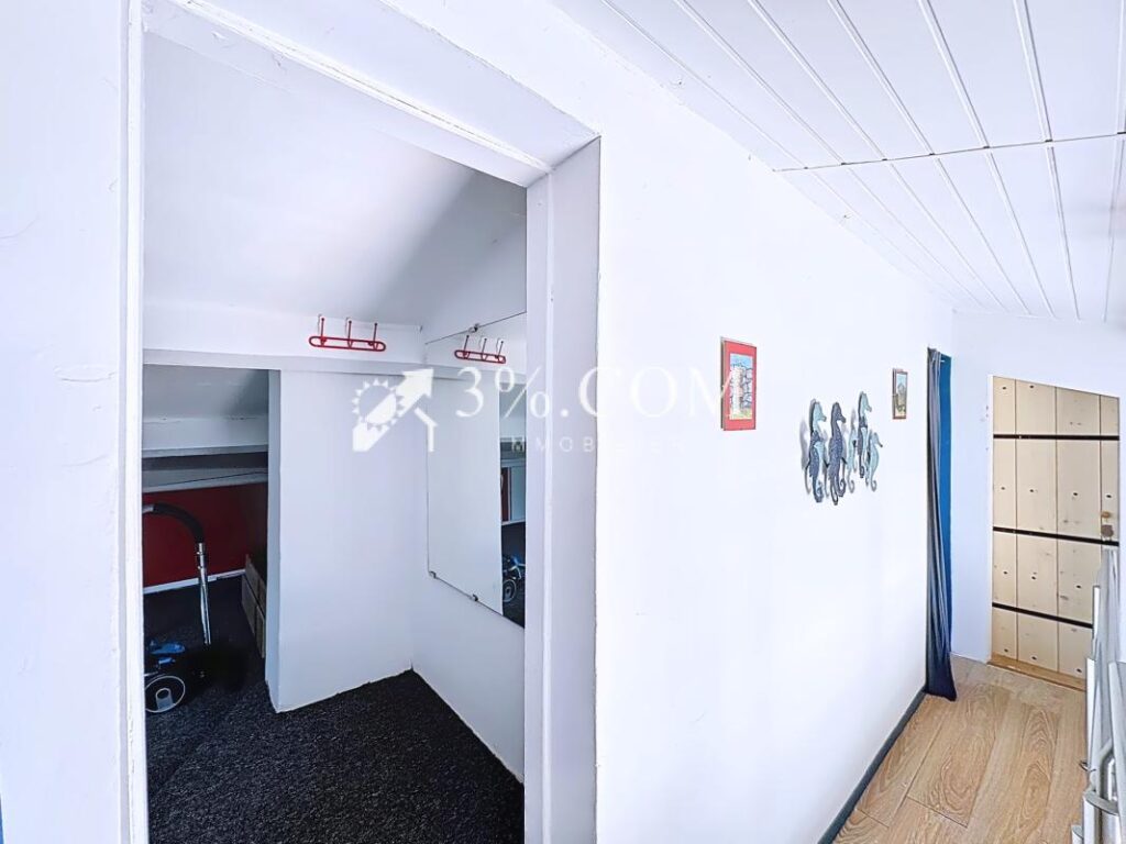 Coup de coeur à Bages : maison avec vue exceptionnelle sur l’ – 7 pièces – 3 chambres – 139 m²