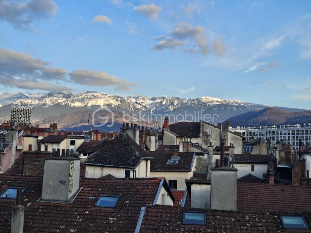 Triplex d’exception avec vue dégagée – 6 pièces – 3 chambres – 128 m²