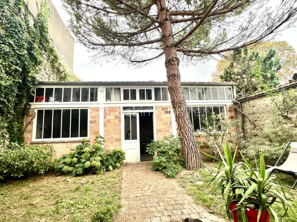 Maison bourgeoise au centre ville d’Etampes – 7 pièces – 6 chambres – 200 m²