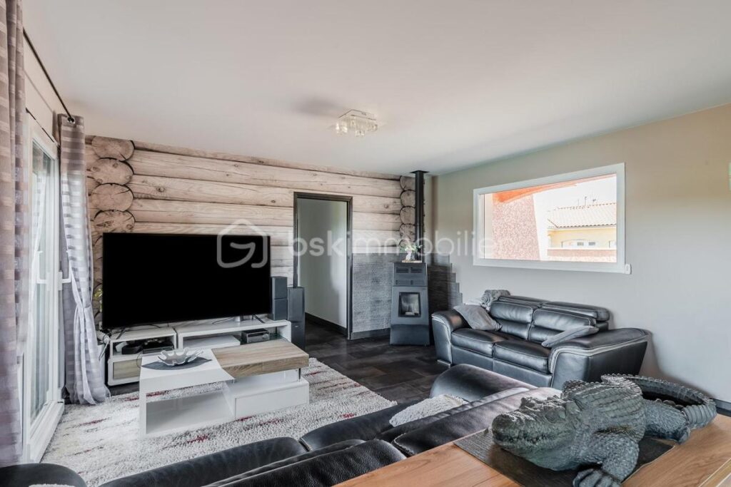 RARE MAISON PLAIN PIED DOUBLE GARAGE PISCINE SPA ET HAMMAM – 7 pièces – 4 chambres – 190 m²