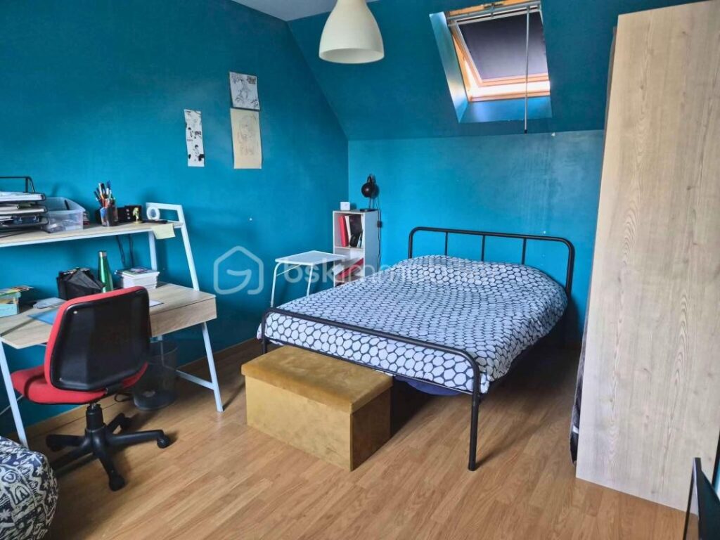 Maison individuelle 137m2, clé en main – Autonomie de plain‑pied – Vue sur étang – Terrain 860 m2 clos & garage – Aucun travaux – 4 pièces – 3 chambres – 137 m²