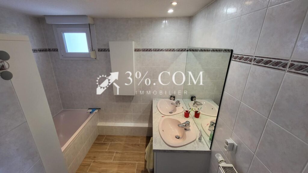 3%.COM-Neudorf : Duplex dernier étage 111m2 Robertsau – 4 pièces – 3 chambres – 91 m²