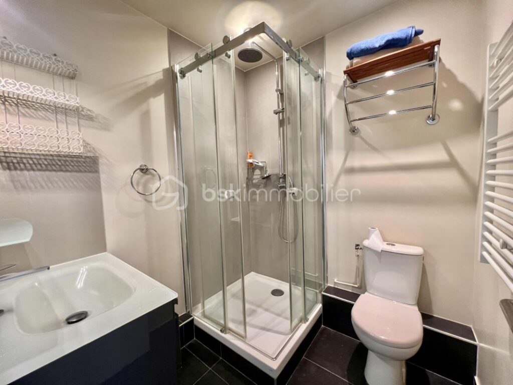 T4 en duplex avec 3 chambres lumineux de 96 m2 – 4 pièces – 3 chambres – 95 m²