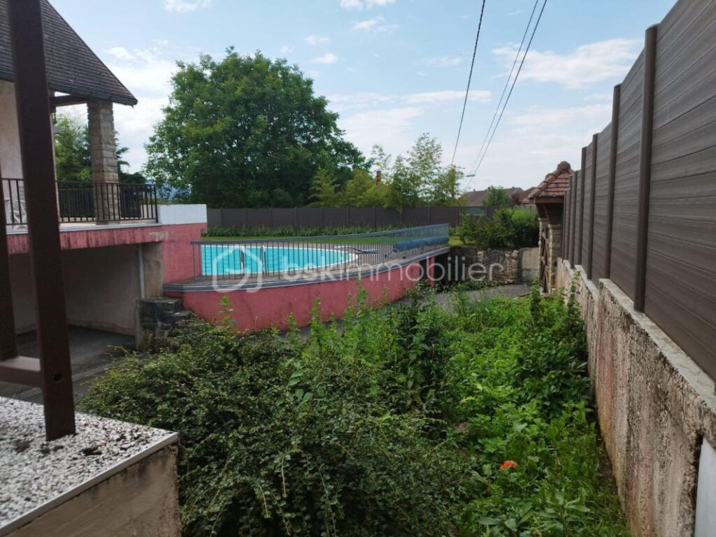 belle demeure de 420 m² sur grand terrain de 2000 m² avec piscine – 11 pièces – 6 chambres – 420 m²