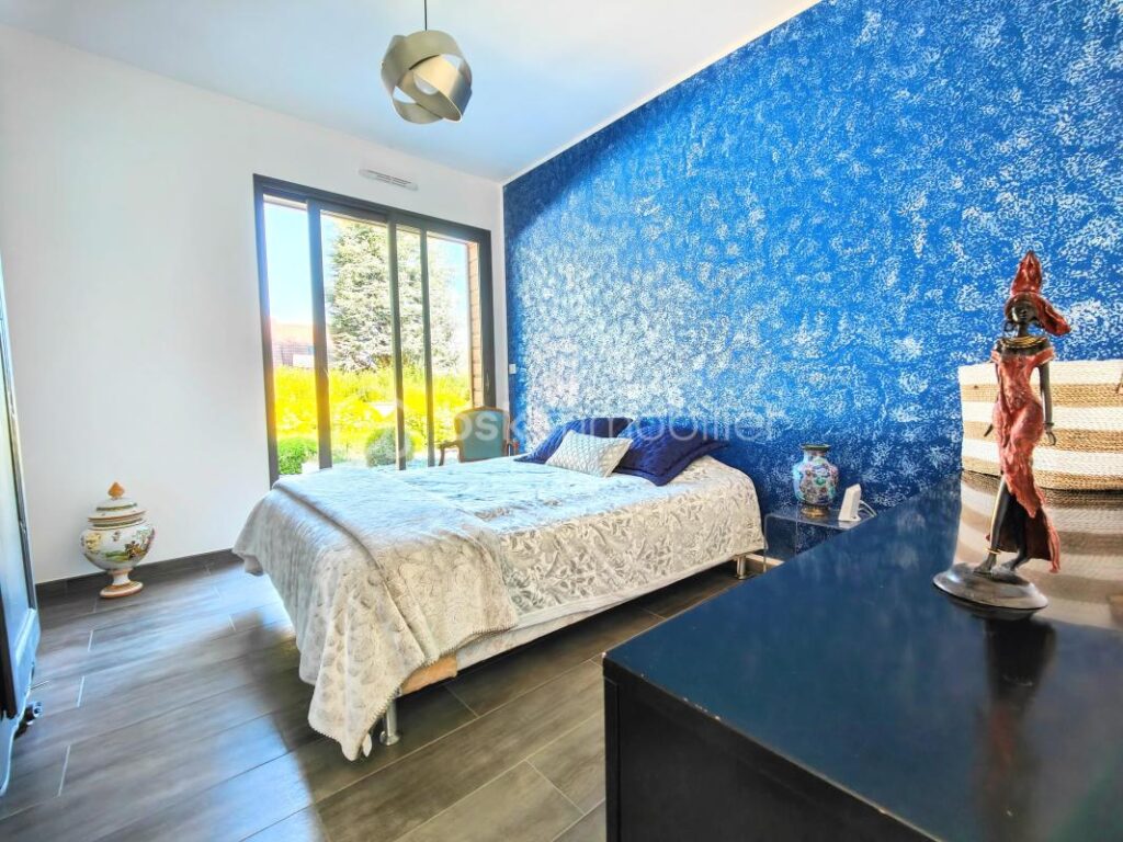 Maison av jardin arboré vue dégagée et sous-sol total ! – 10 pièces – 4 chambres – 239 m²