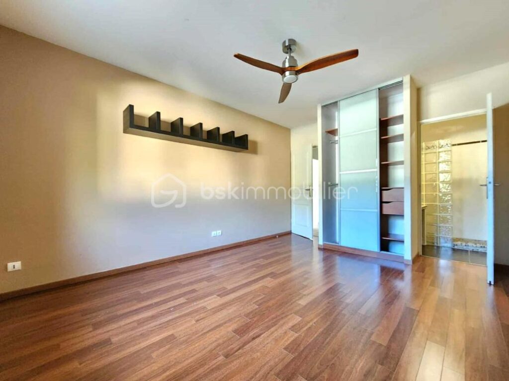 Superbe villa avec vue imprenable – 7 pièces – 4 chambres – 192 m²