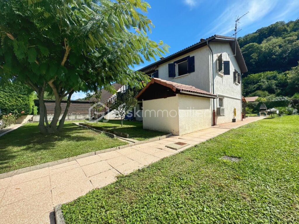 Maison à fort potentiel – 5 pièces – 3 chambres – 108 m²