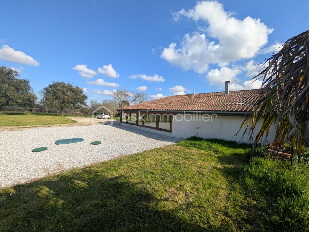 MAISON RENOVEE « ESPRIT LOFT » de 302m2 – 4 CH dont 1 suite parentale – 8 pièces – 4 chambres – 302 m²