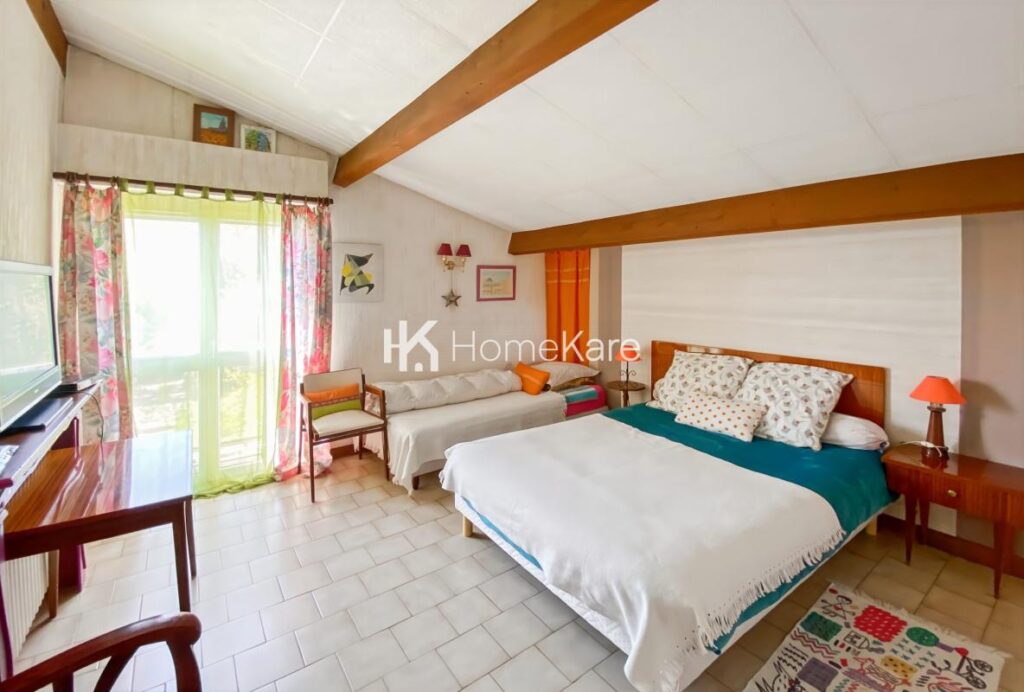 CHARMANTE MAISON SPACIEUSE – 9 pièces – 8 chambres – 270 m²